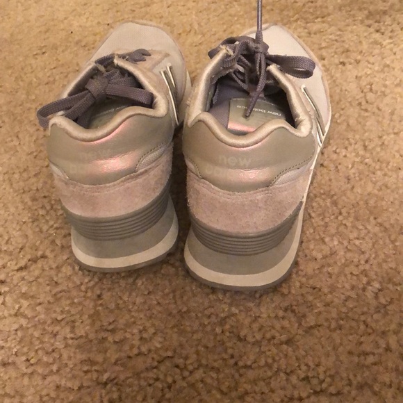 iridescent grey new balance sneakers - Picture 4 of 4